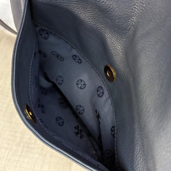 Tory Burch Amanda Crossbody - Picture 7 of 9